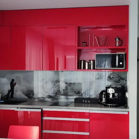 Czarna Gora Na Skarpie *