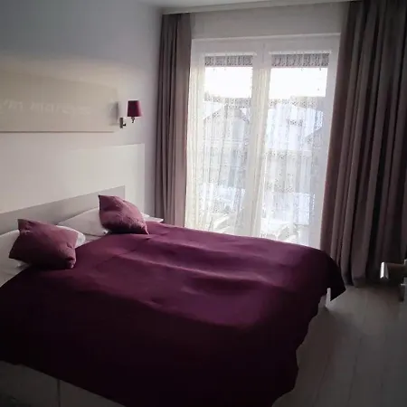 Czarna Gora Na Skarpie *