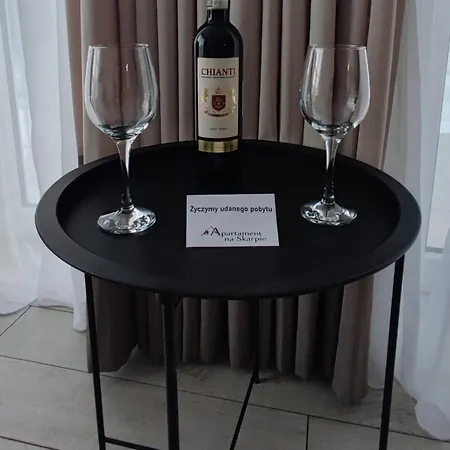 Czarna Gora Na Skarpie *