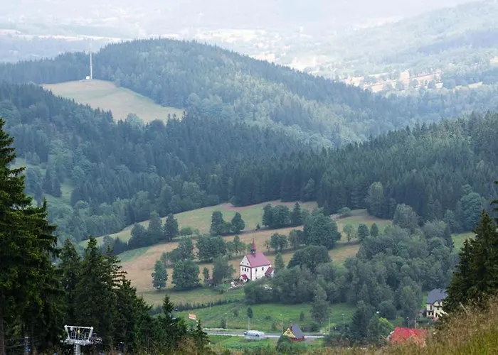 Czarna Gora Na Skarpie *